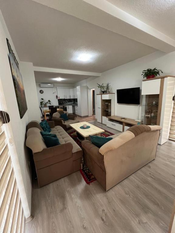 Teal Apartments Bihac Bagian luar foto