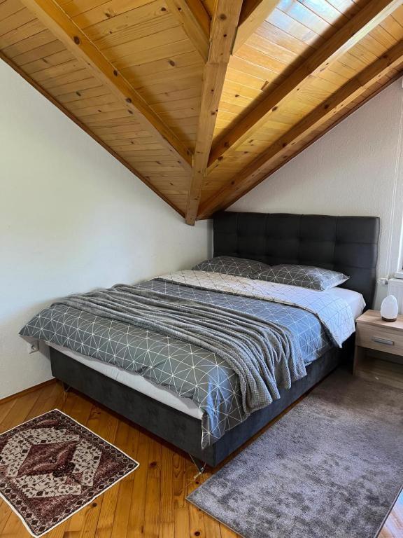 Teal Apartments Bihac Bagian luar foto