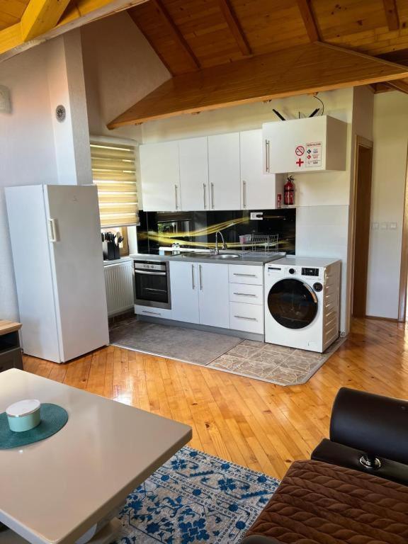 Teal Apartments Bihac Bagian luar foto